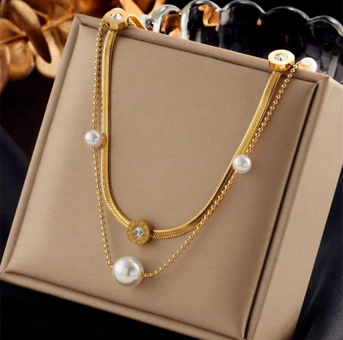 Beautiful Double Layer Chain With Pearls
