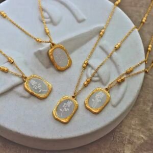 Beads Chain With Elegant Mirror Pendant With Floral Design