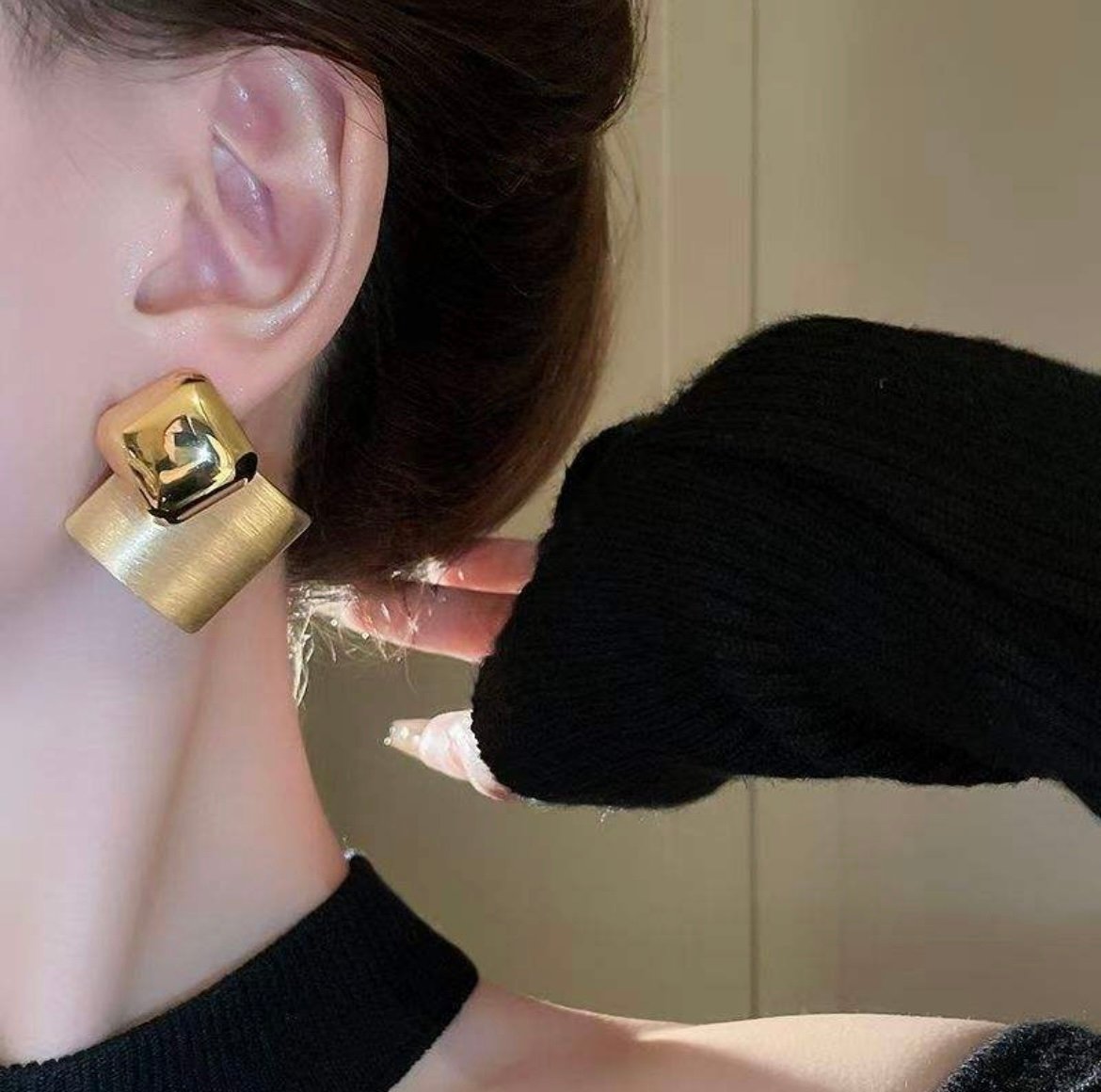 Korean Style Stainless Steel Stud Earrigns_KRNE013 - Image 4