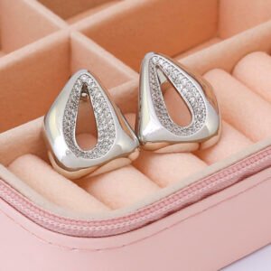 Beautiful Western Style Silver Polish Stud Earrings For Women_ADE006
