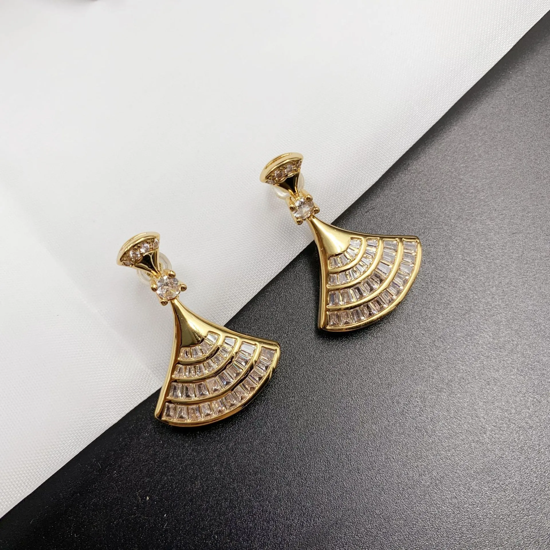 Beautiful Western Style Hanging Earrings For Women_ADE015 - Image 2