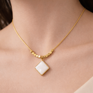 Minimal Square Pearl Pendant Chain